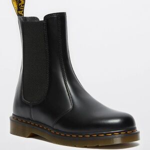 NWT Dr. Martens Women's 2976 Hi Smooth Leather Chelsea Boot